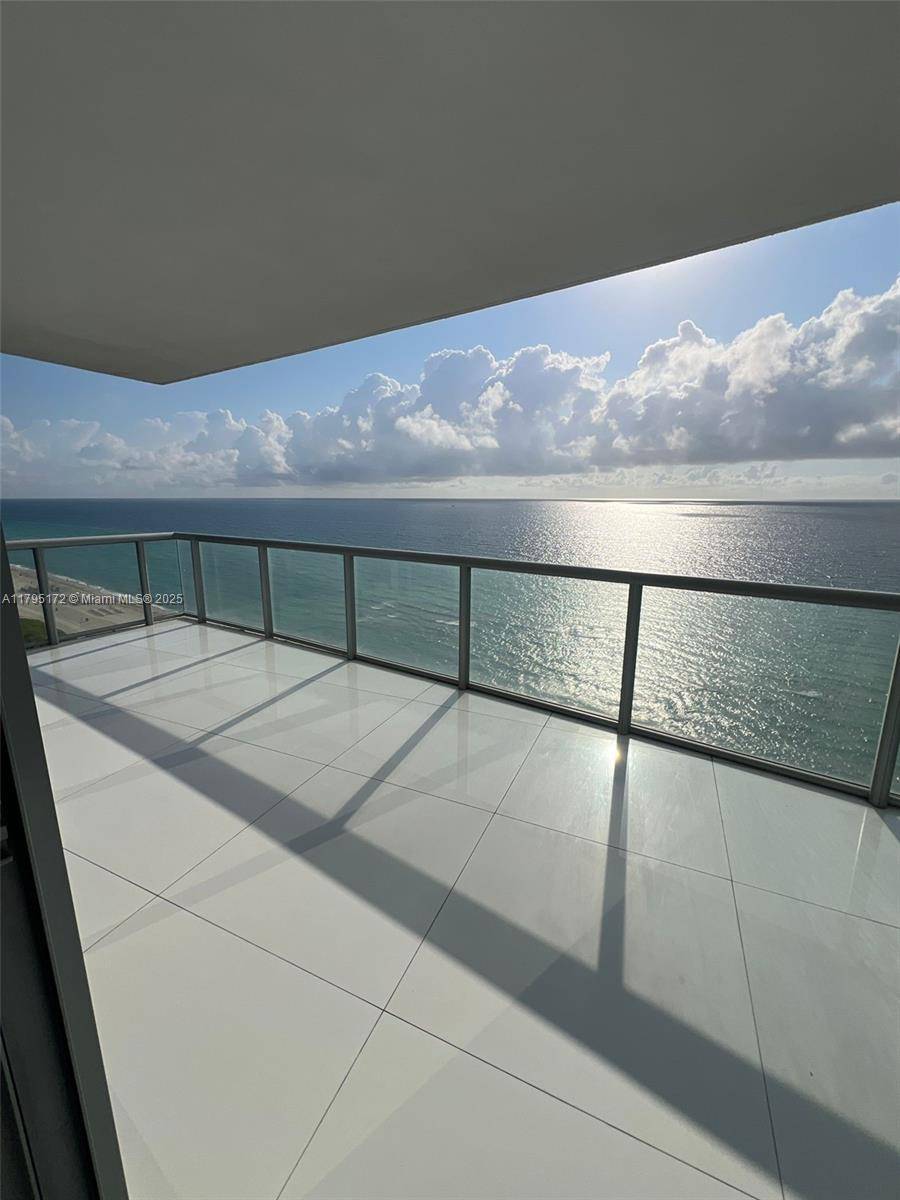 Sunny Isles Beach, FL 33160,17121 Collins Ave #1607