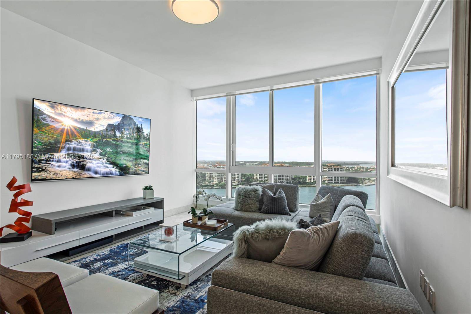 Miami Beach, FL 33139,100 S Pointe Dr #1803