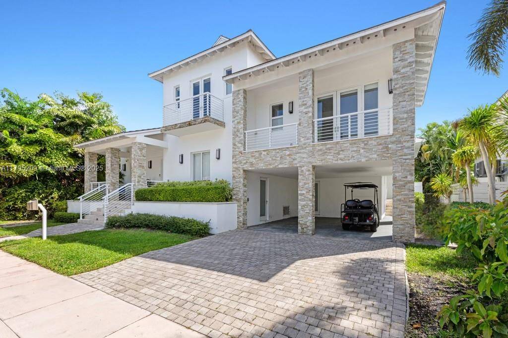 Key Biscayne, FL 33149,689 Glenridge Rd