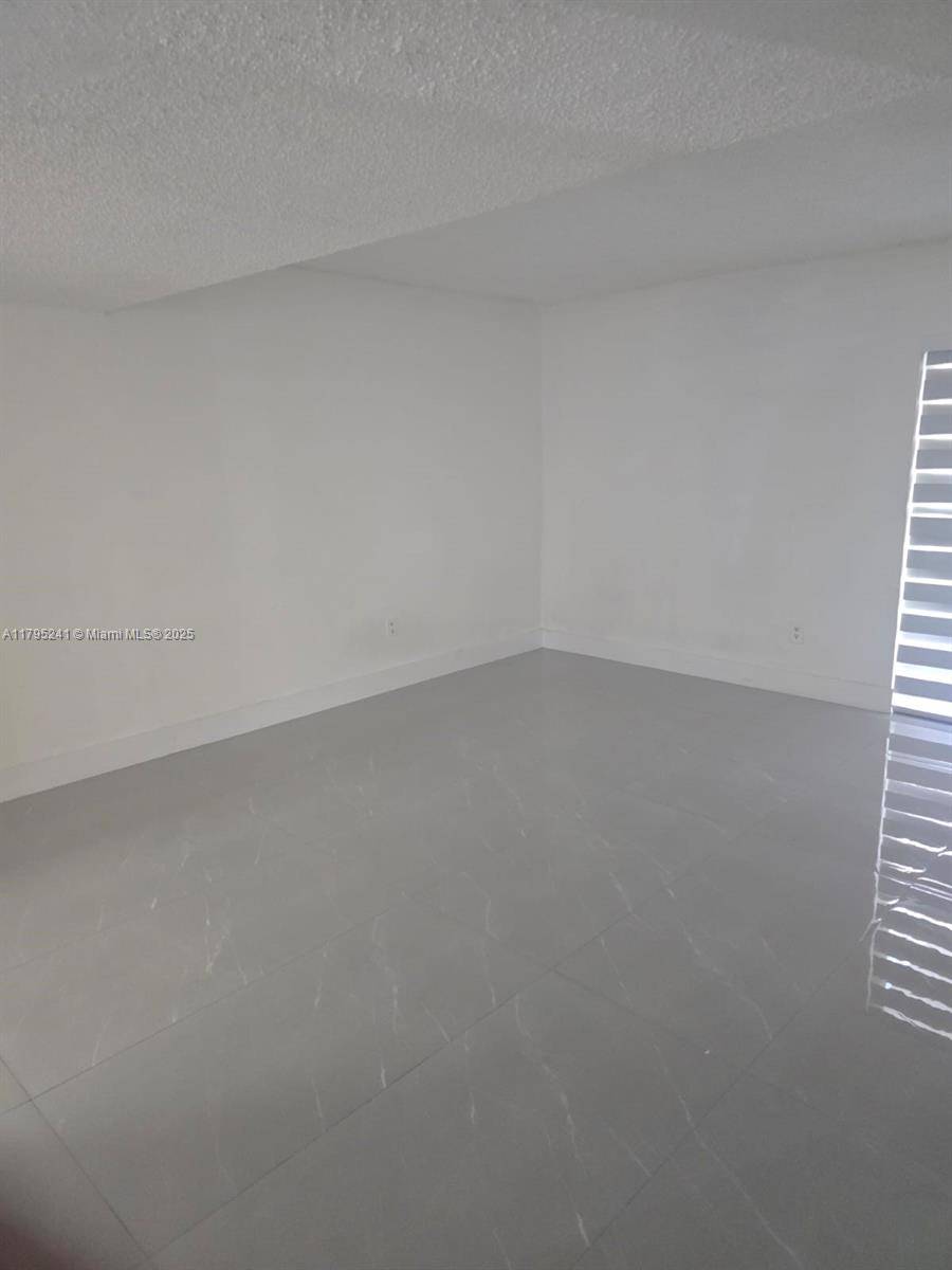 Miami, FL 33172,9373 Fontainebleau Blvd #K107