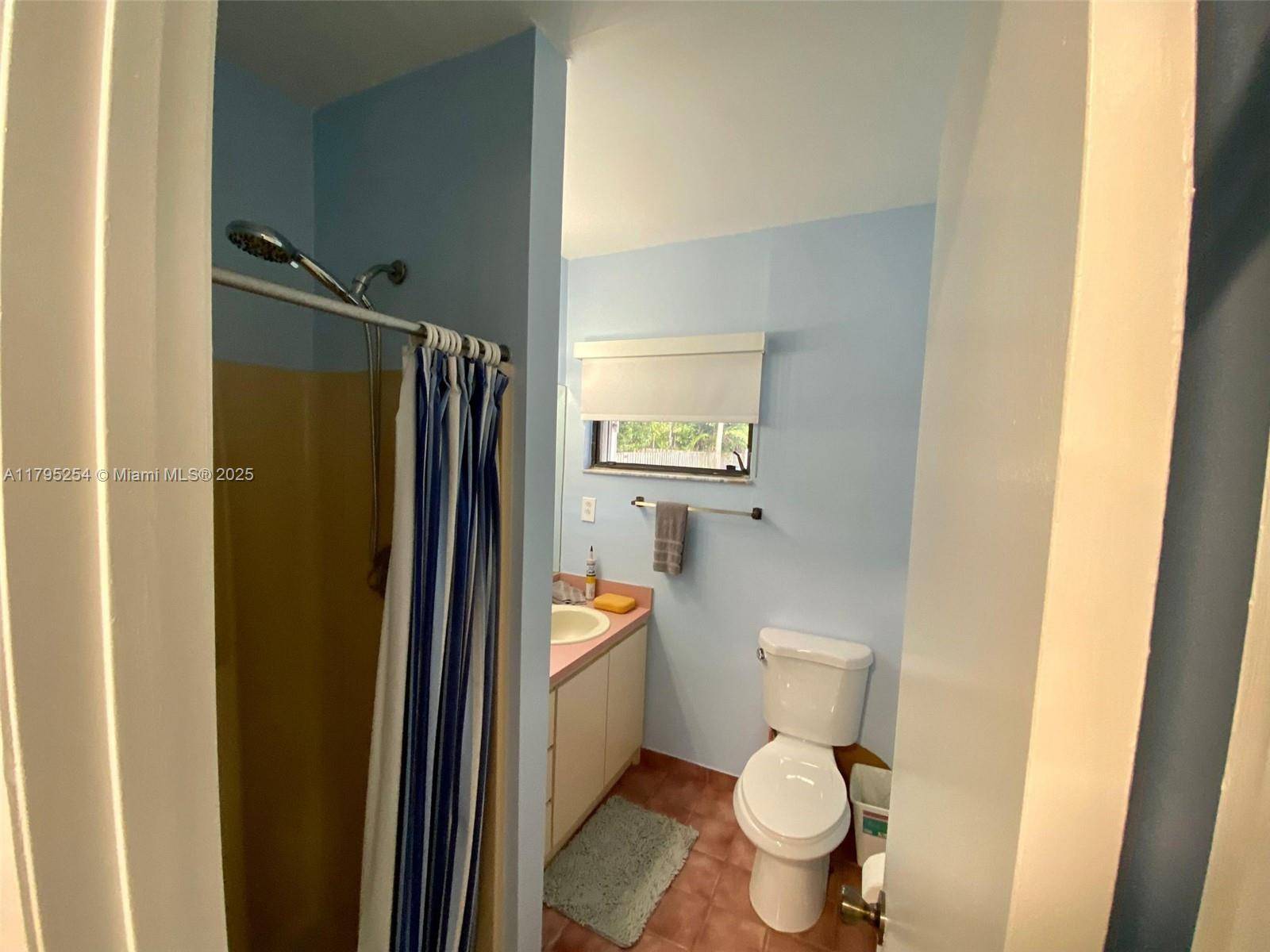 Hollywood, FL 33019,927 Hollywood Blvd #1