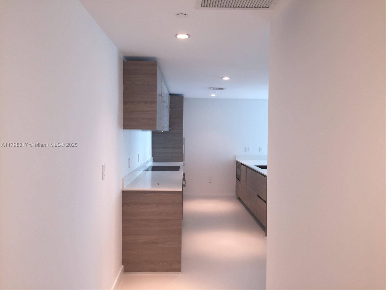 Miami, FL 33130,1300 S Miami #1910