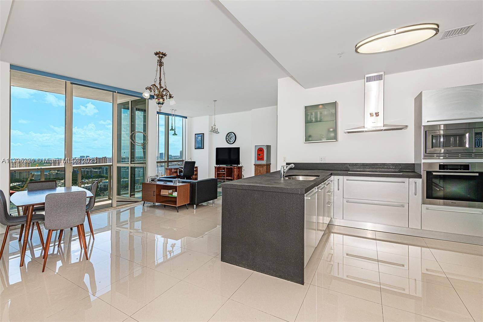 Sunny Isles Beach, FL 33160,18201 Collins Ave #3405