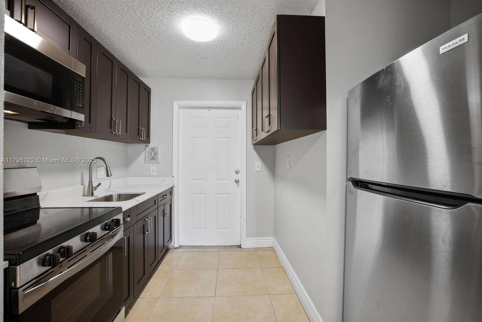 Oakland Park, FL 33334,850 E Commercial Blvd #214B