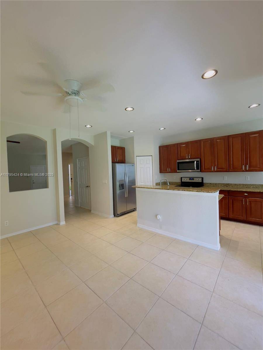 Stuart, FL 34994,1560 SE Wilshire Pl #103
