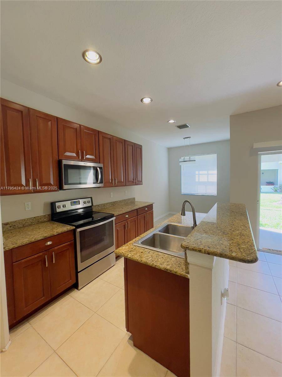 Stuart, FL 34994,1560 SE Wilshire Pl #103