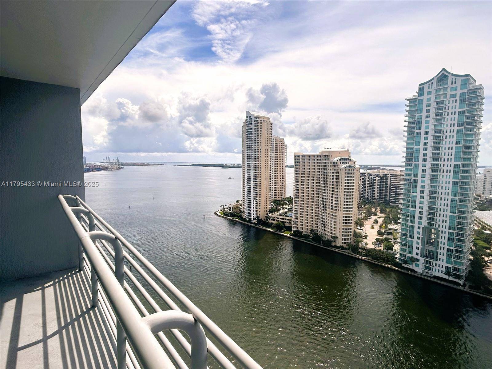 Miami, FL 33131,325 S Biscayne Blvd #2917