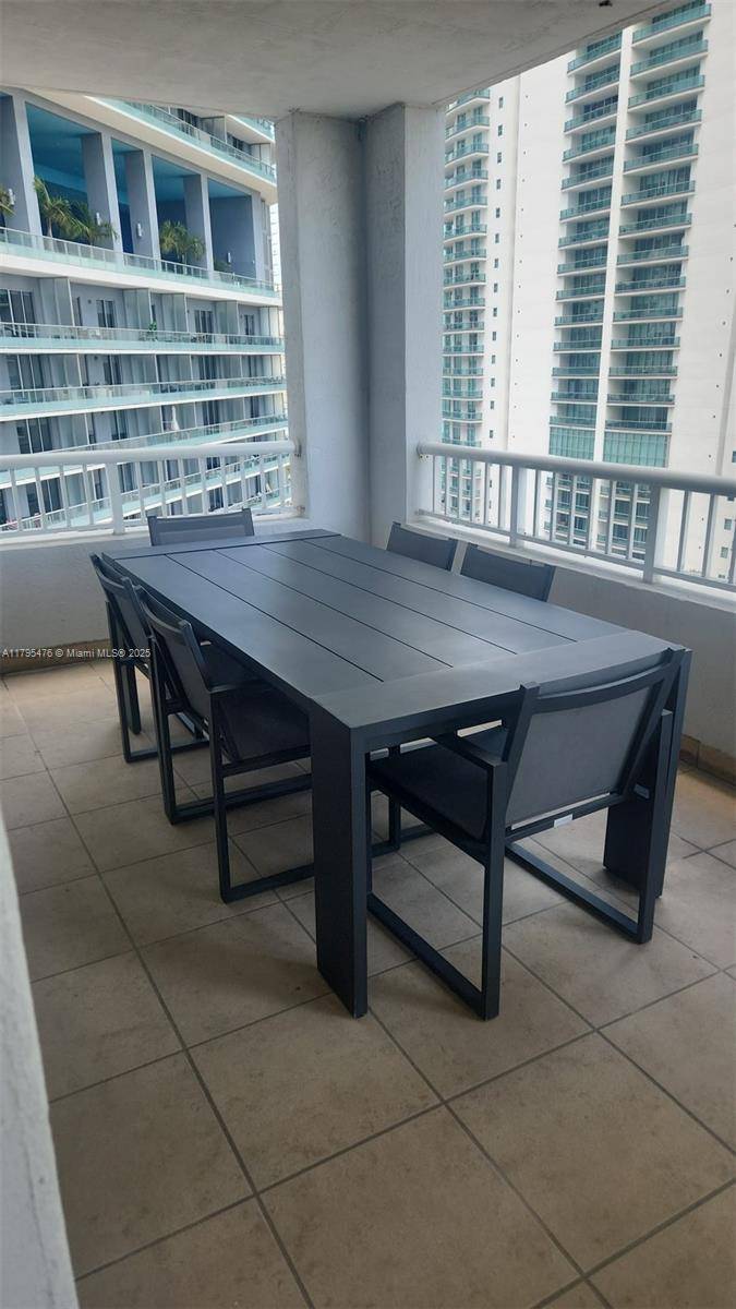 Miami, FL 33131,170 SE 14th St #1202