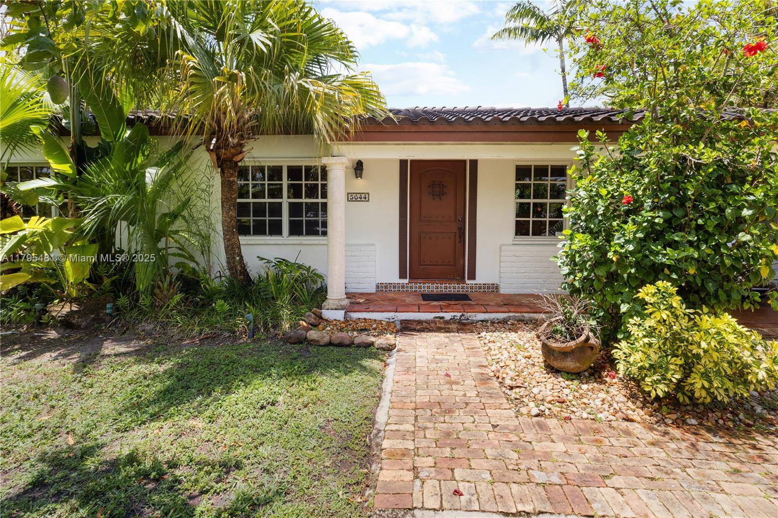 Miami, FL 33143,5644 SW 69th Ave