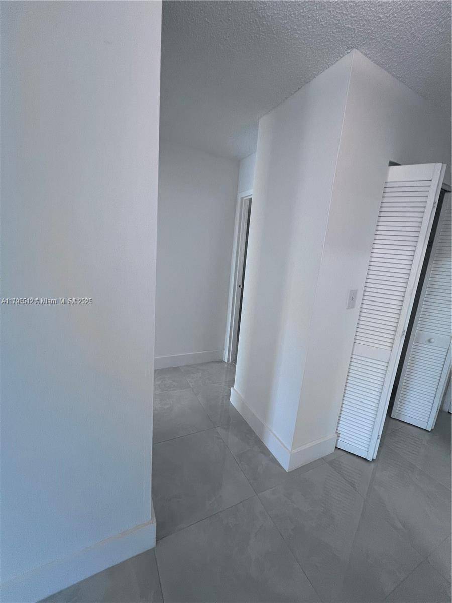 North Miami Beach, FL 33160,16950 W Dixie Hwy #A323