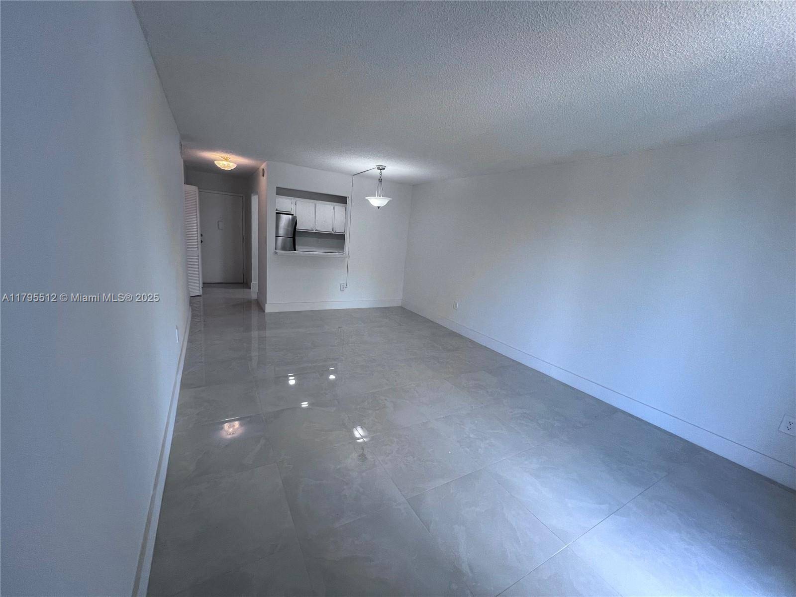 North Miami Beach, FL 33160,16950 W Dixie Hwy #A323