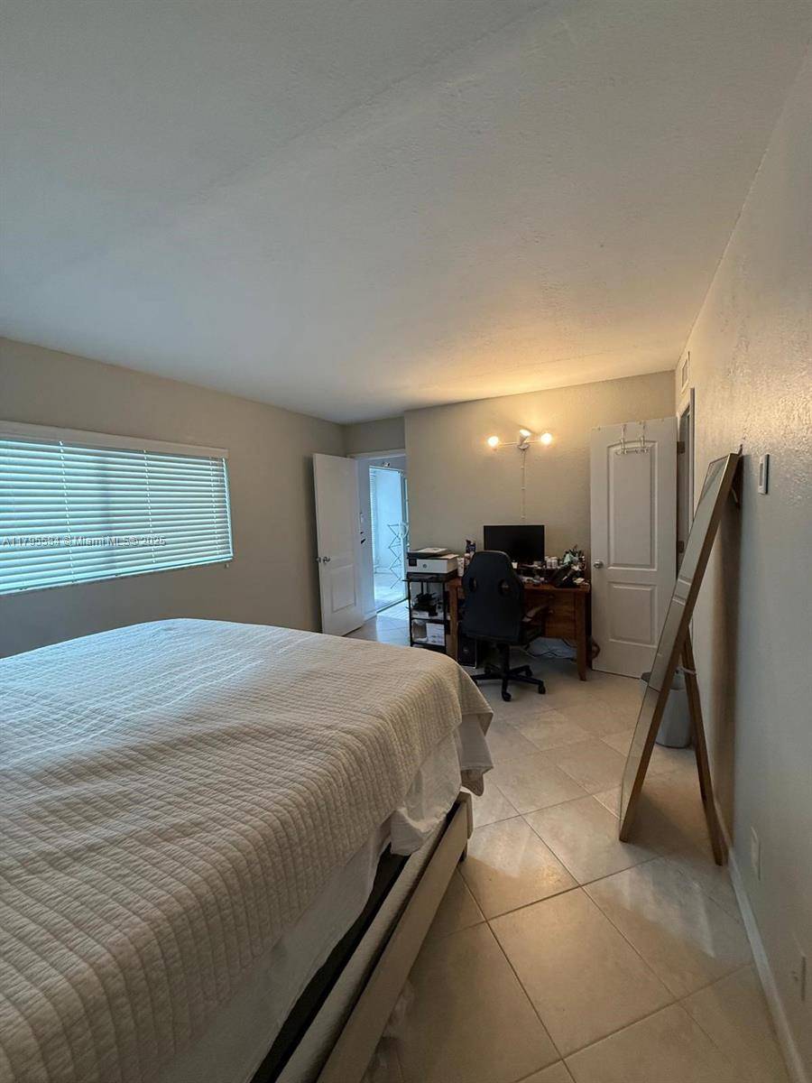 Margate, FL 33063,550 NW 78th Ter #107
