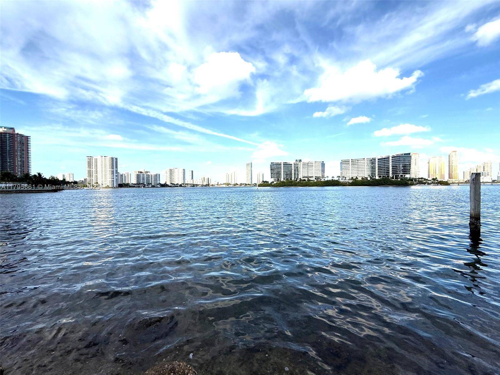 Aventura, FL 33160,3255 NE 184th St #12217