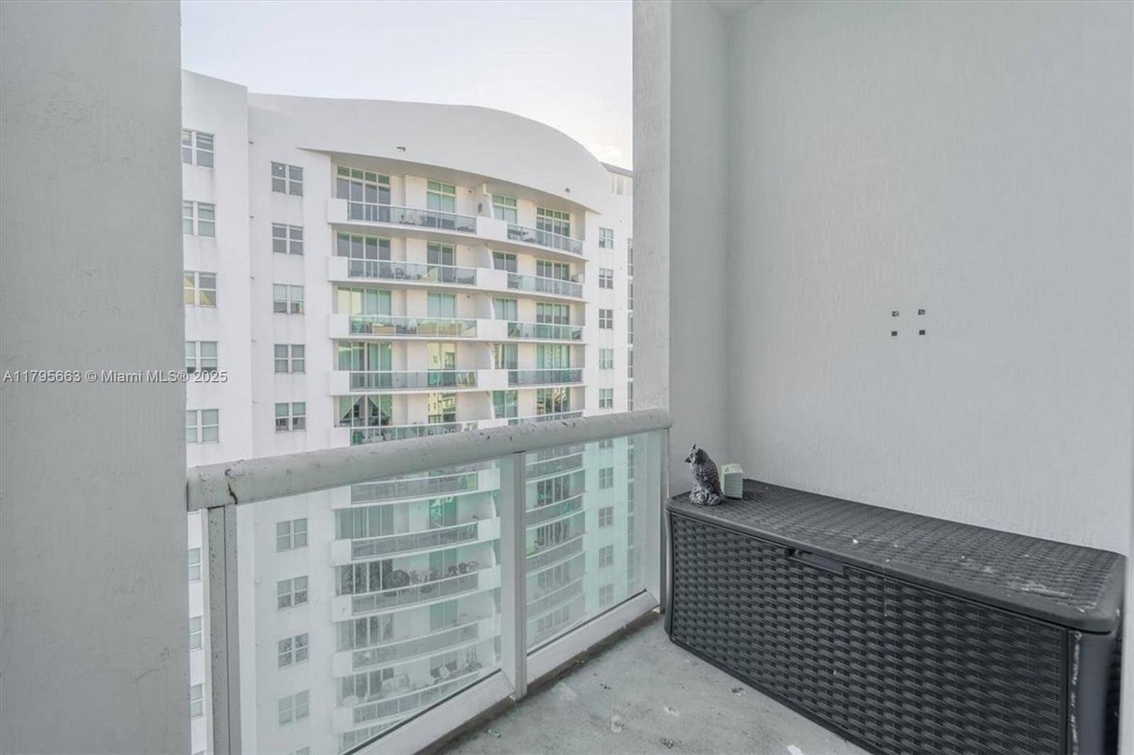 North Bay Village, FL 33141,7910 Harbor Island Dr #1211