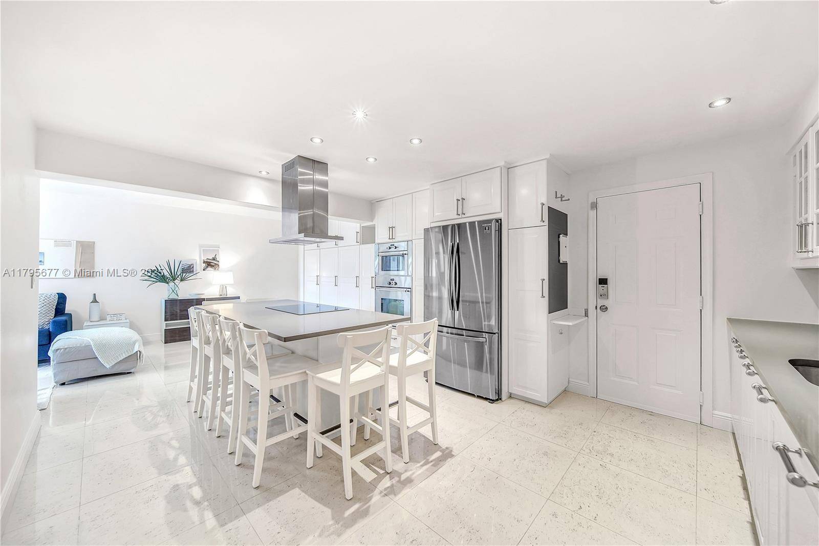 Key Biscayne, FL 33149,290 Sunrise Dr #3-K