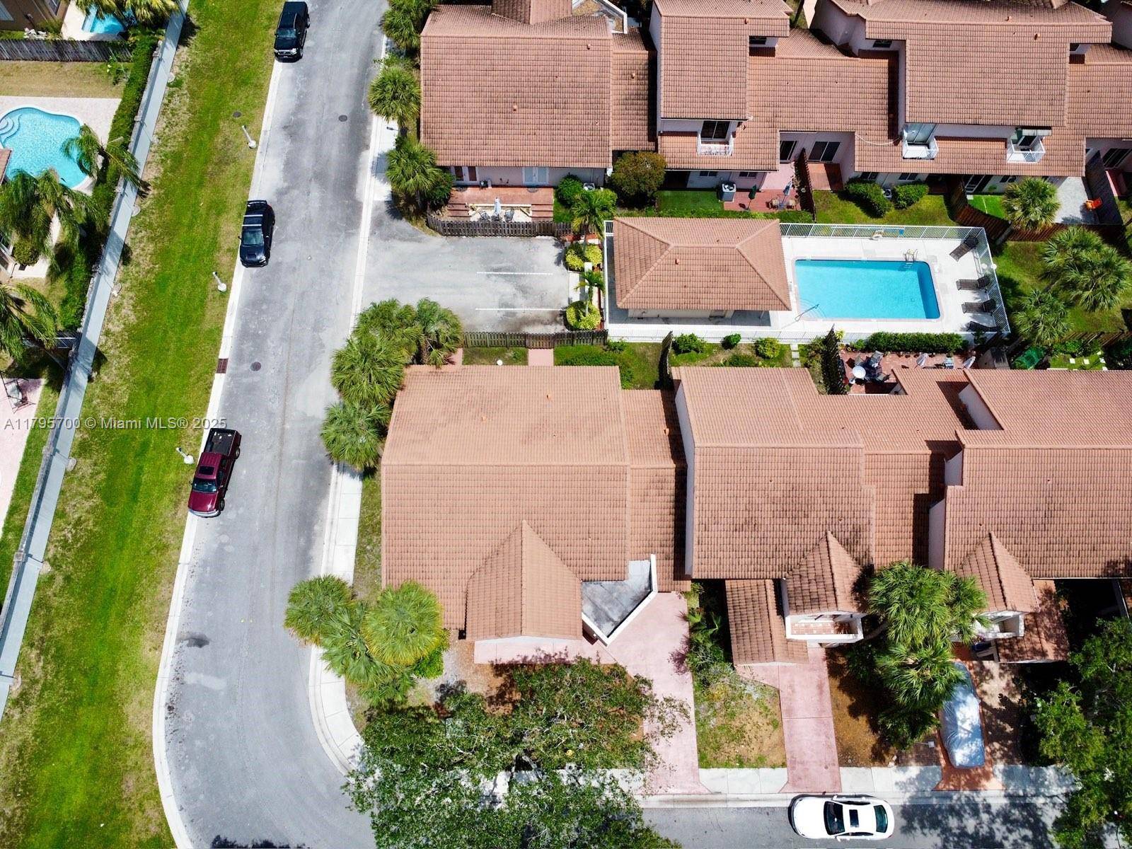 Plantation, FL 33324,10977 W Broward Blvd