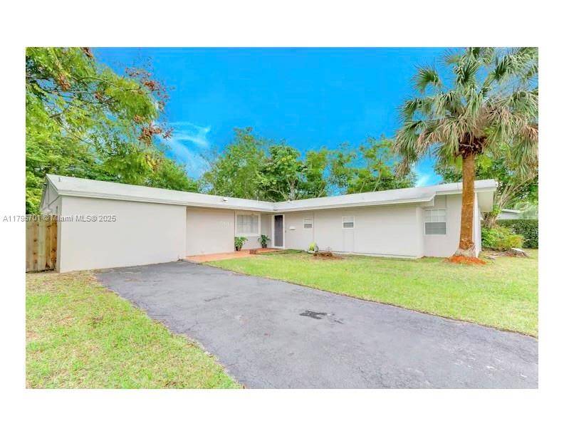 Miami, FL 33157,15831 Palmetto Club Dr