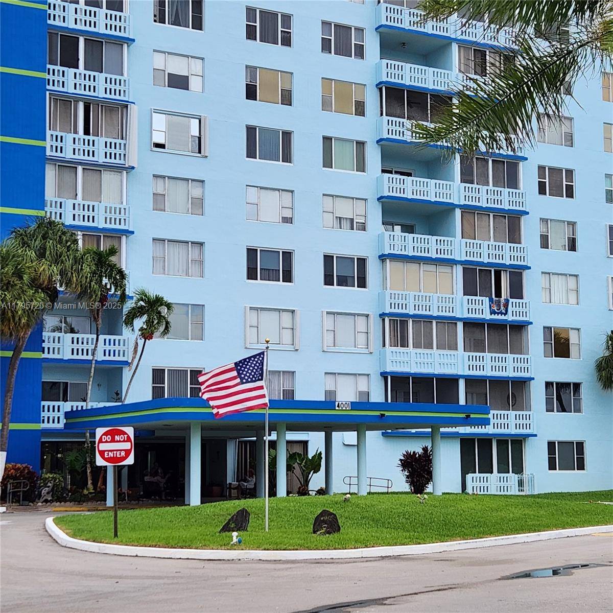 Hollywood, FL 33021,4001 Hillcrest Dr #602-4