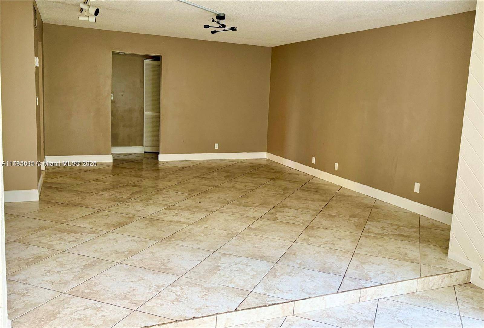 Sunrise, FL 33351,3100 N Pine Island Rd #103