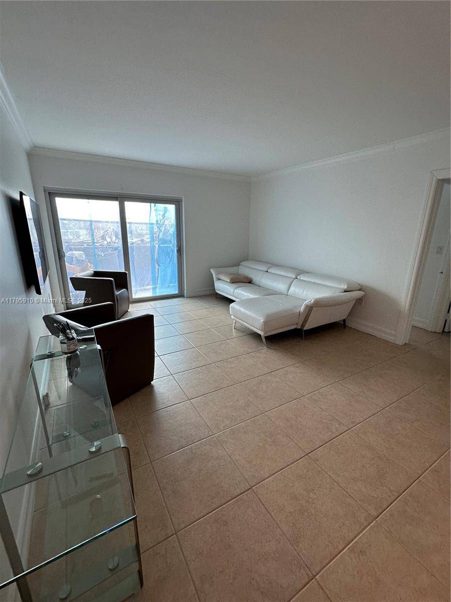 Sunny Isles Beach, FL 33160,400 Kings Point Dr #917