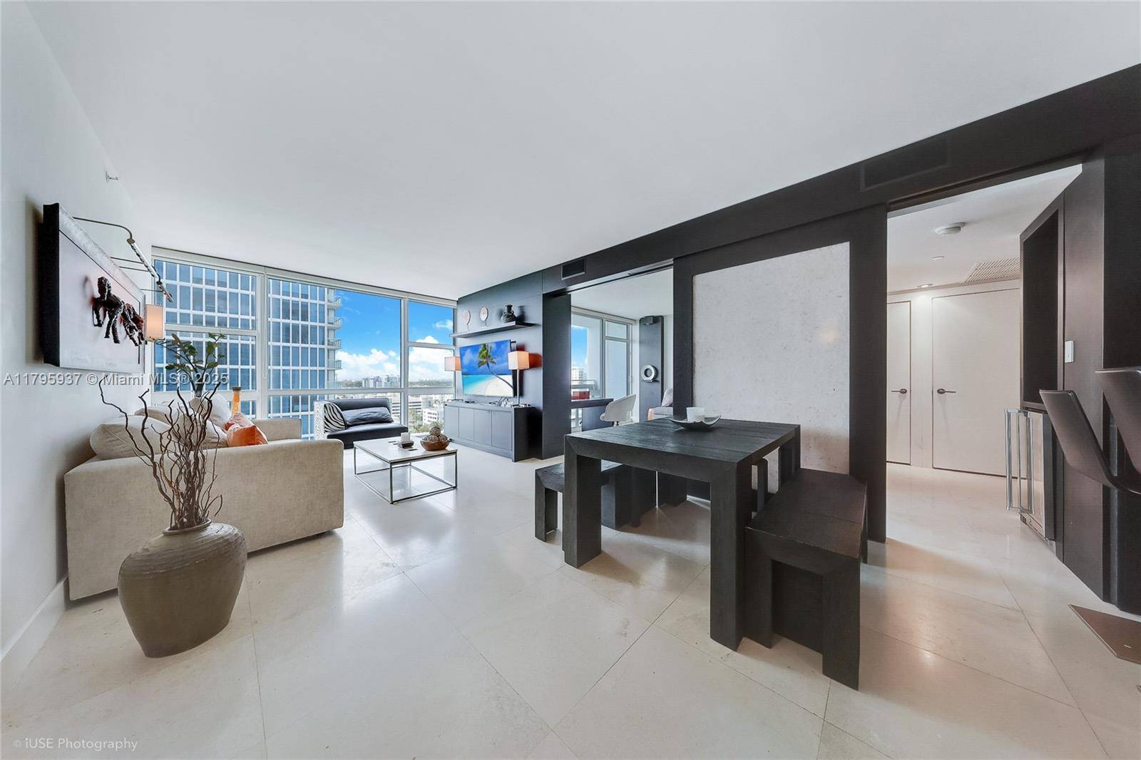 Miami Beach, FL 33141,6801 Collins Ave #1111
