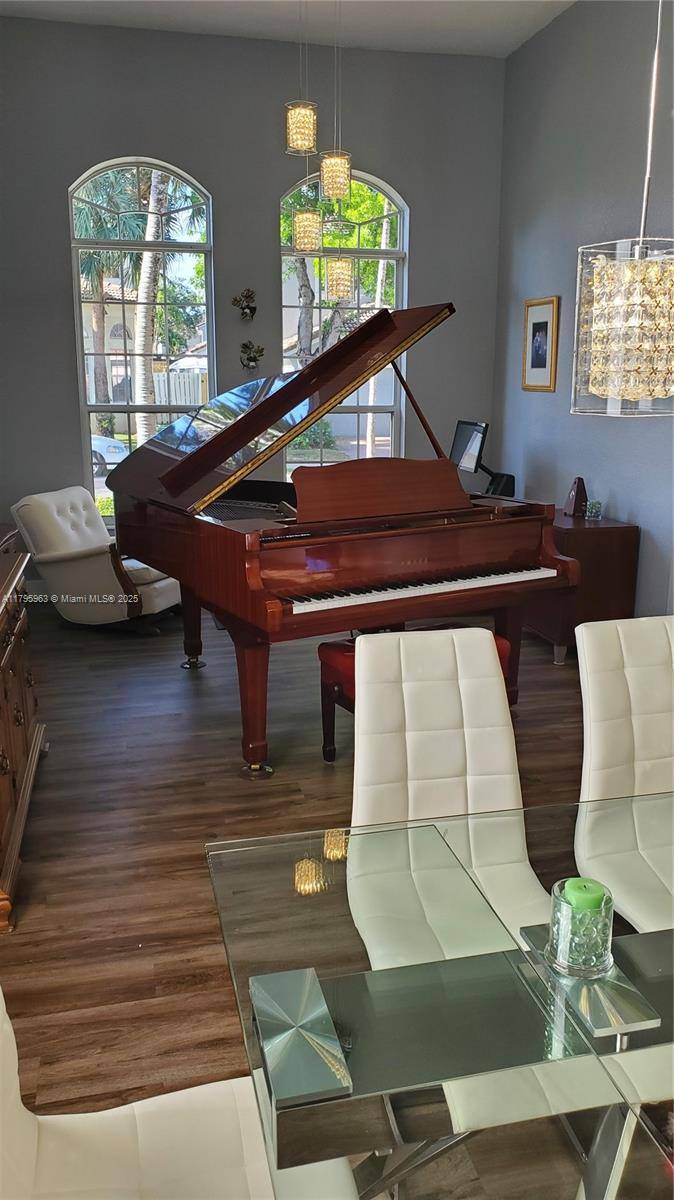 Pembroke Pines, FL 33024,7310 NW 17th Ct