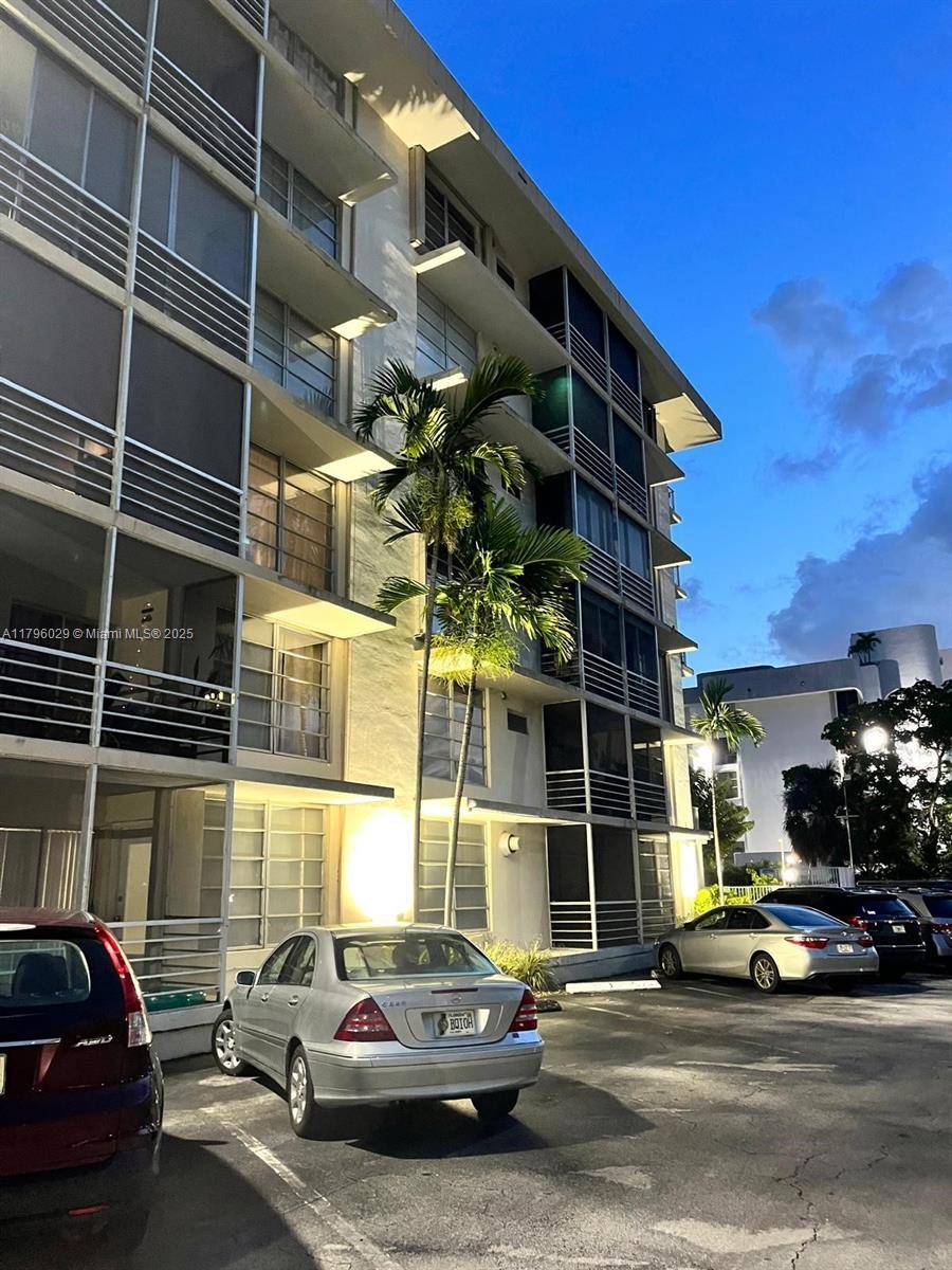 Miami, FL 33181,1750 NE 115th St #108