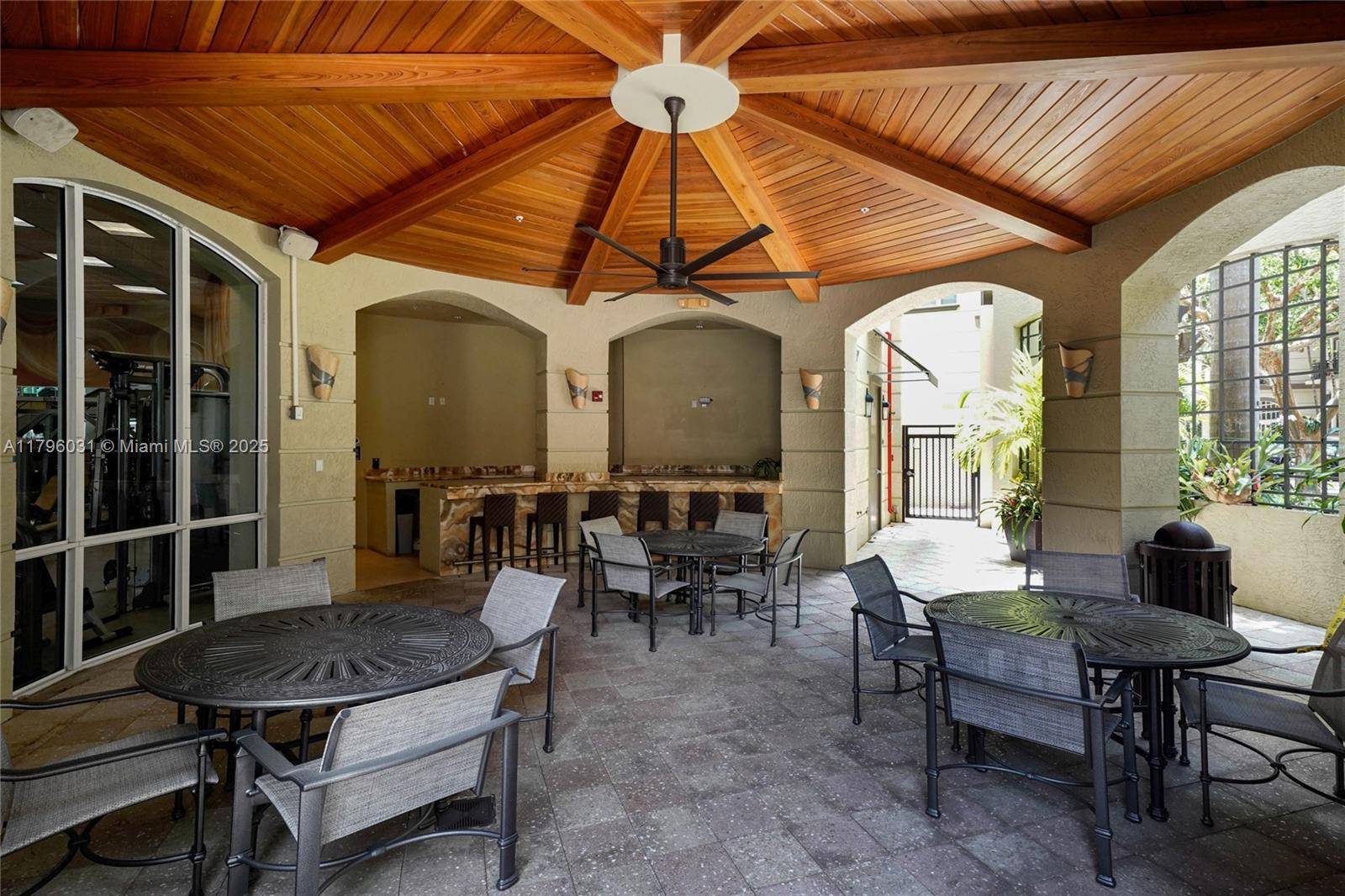 Wilton Manors, FL 33334,2633 NE 14th Ave #110