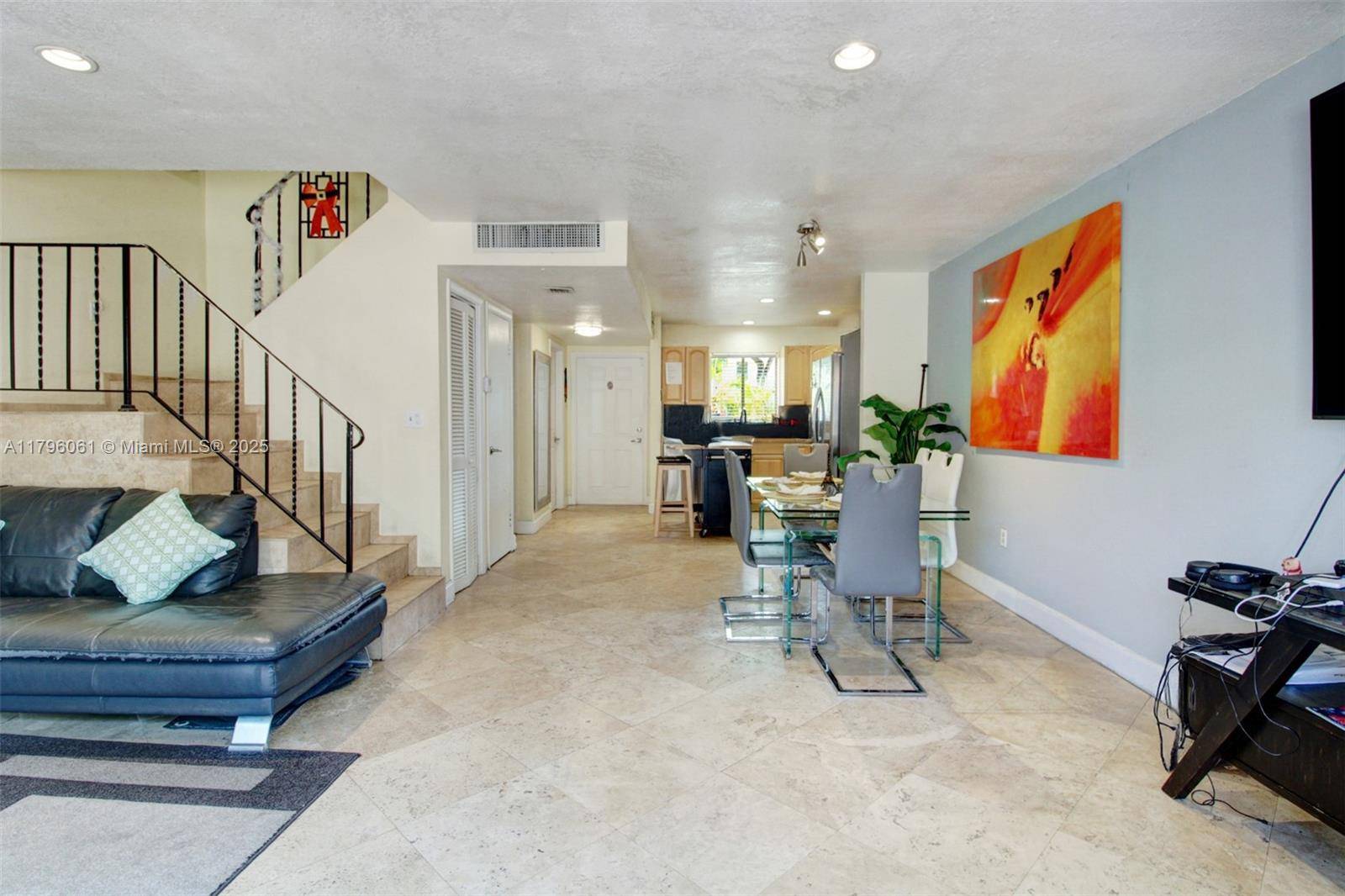 Hollywood, FL 33021,3321 Farragut St #7D