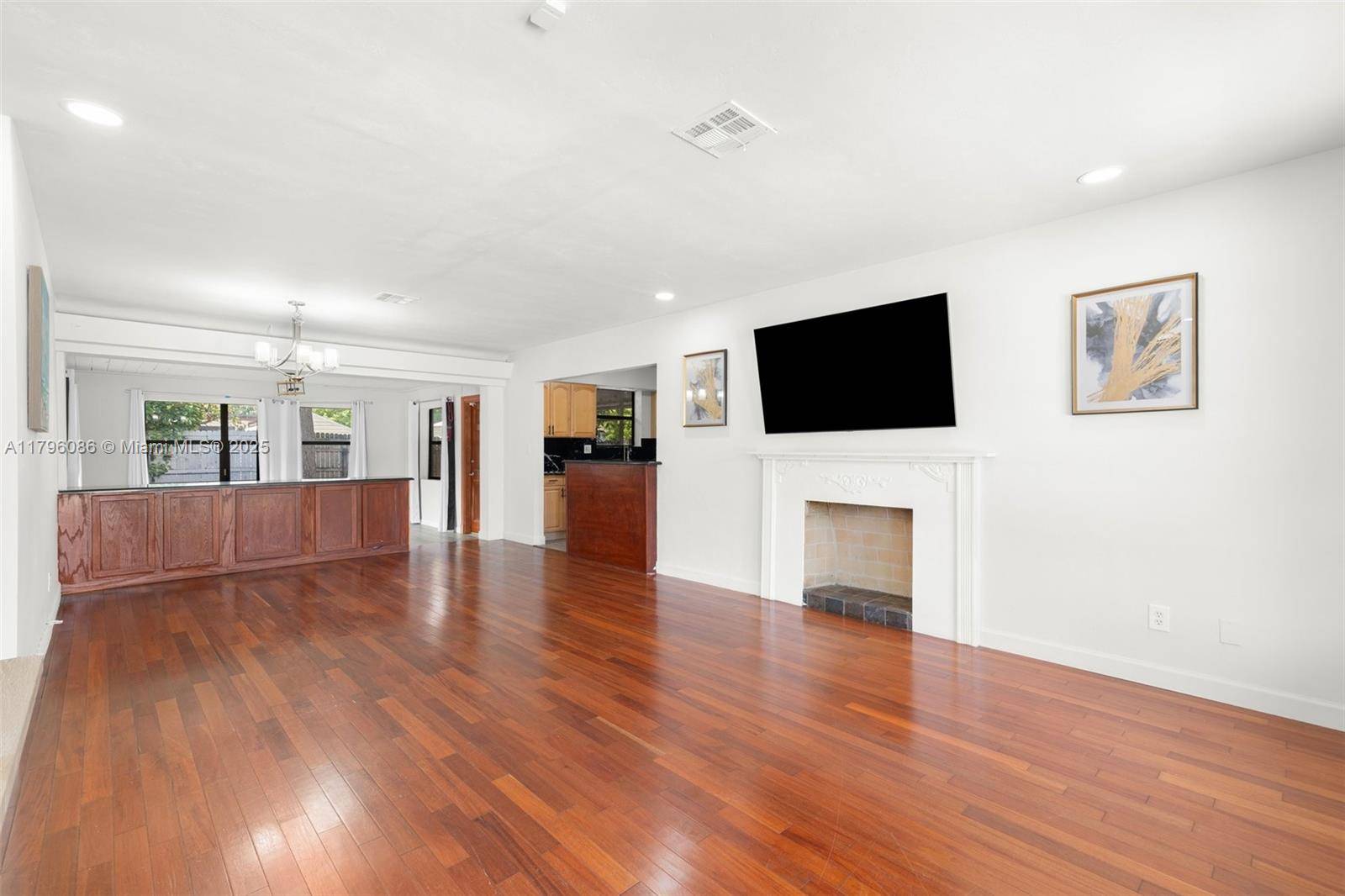 Hollywood, FL 33021,1100 N 31st Ct