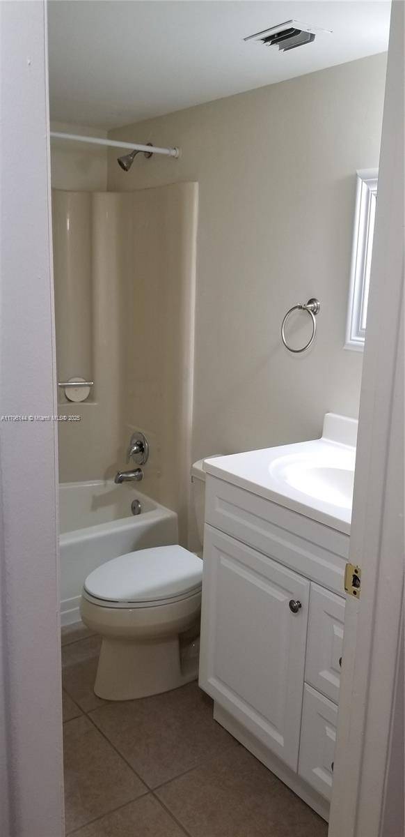Jupiter, FL 33458,6272 N Chasewood Dr #B