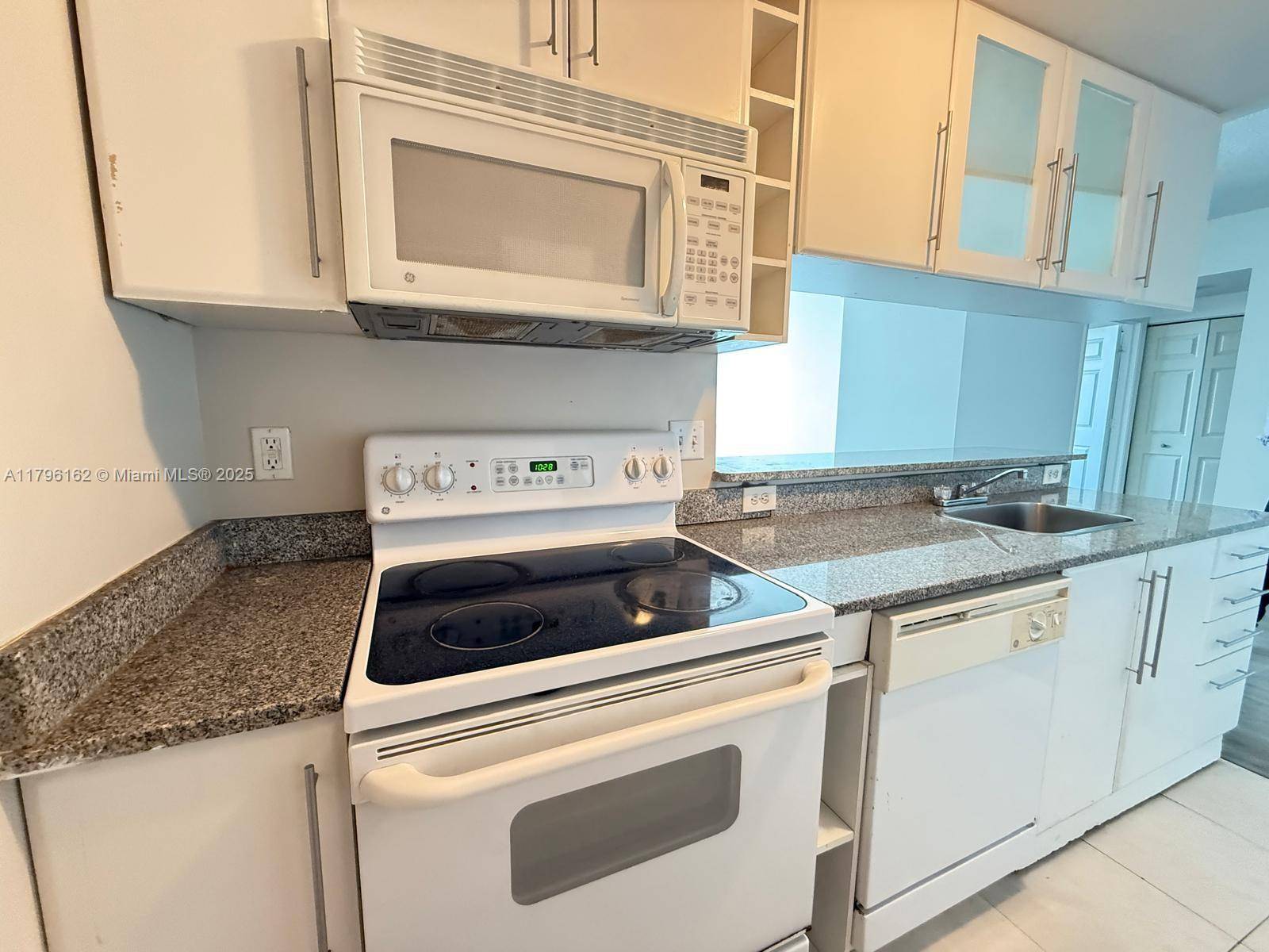 Miami, FL 33132,275 NE 18th St #2104