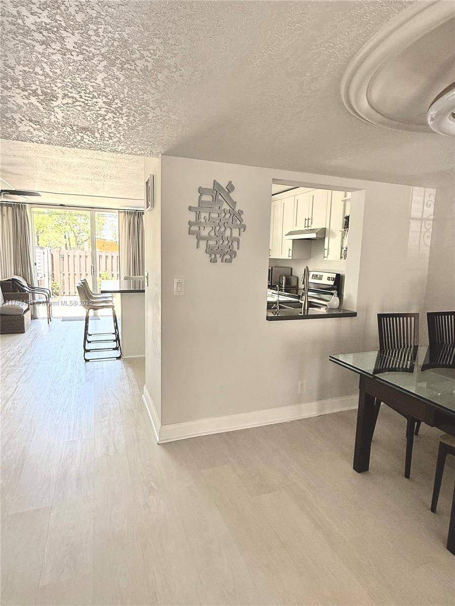 Hallandale Beach, FL 33009,2207 NE 7th St #16