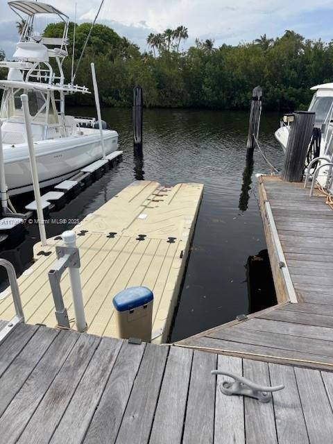 Palmetto Bay, FL 33157,6200 SW 152nd St