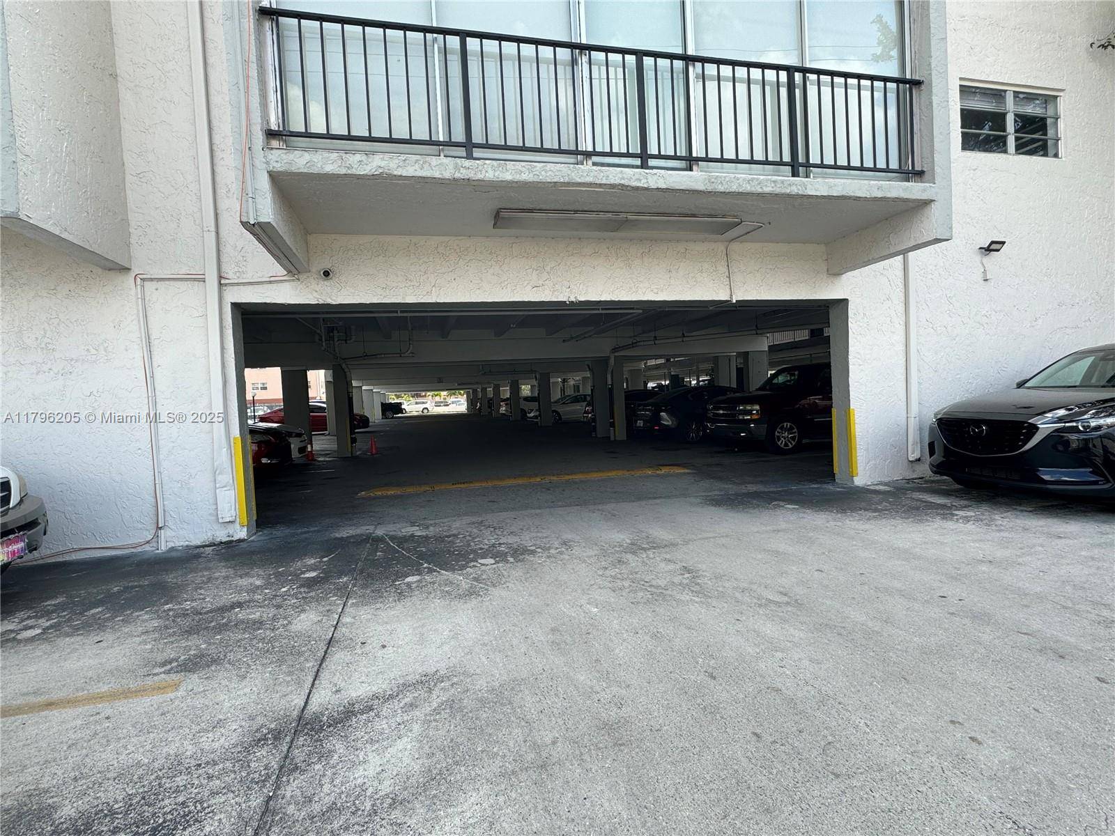 Hialeah, FL 33012,6125 W 20th Ave #306