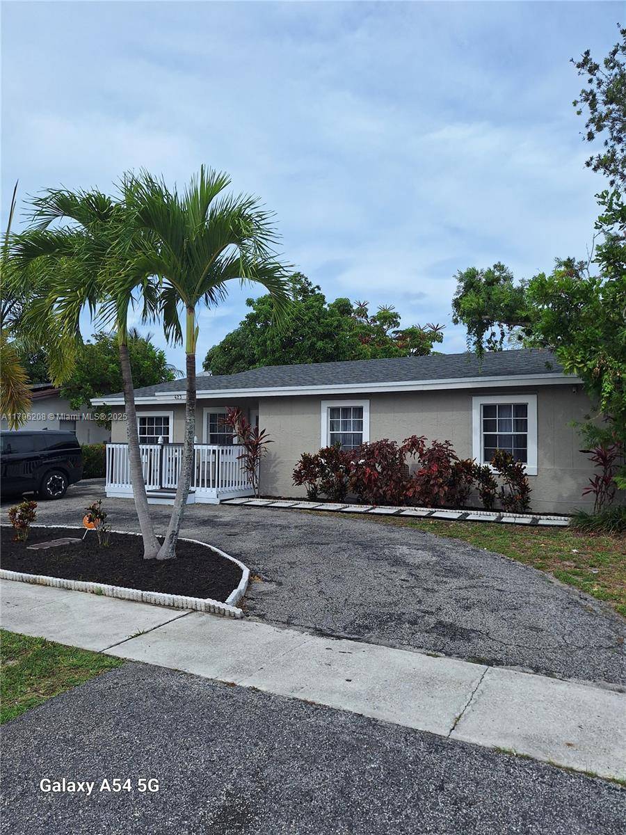 North Lauderdale, FL 33068,423 SW 80th Ave