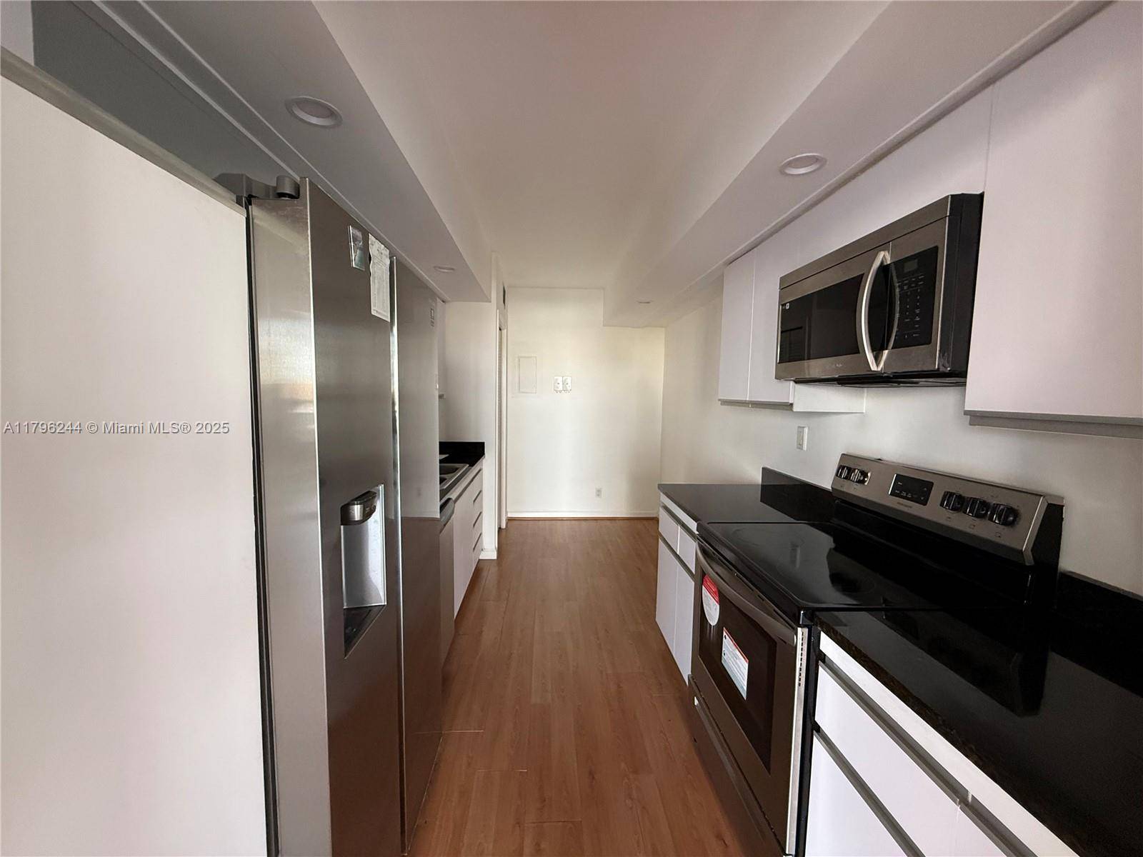 Aventura, FL 33180,19707 Turnberry Way #5C
