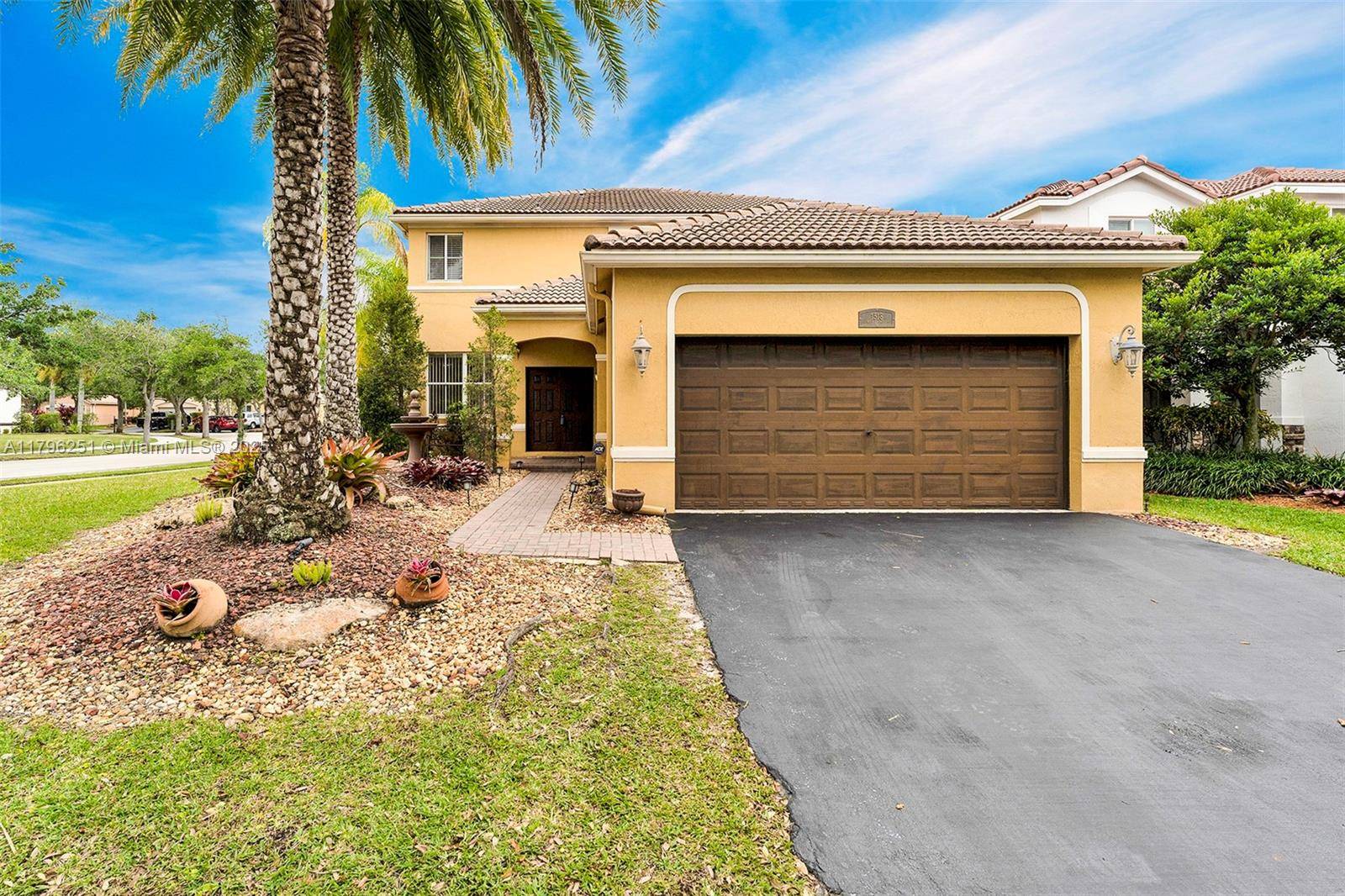 Weston, FL 33327,1518 Maple Dr #1518