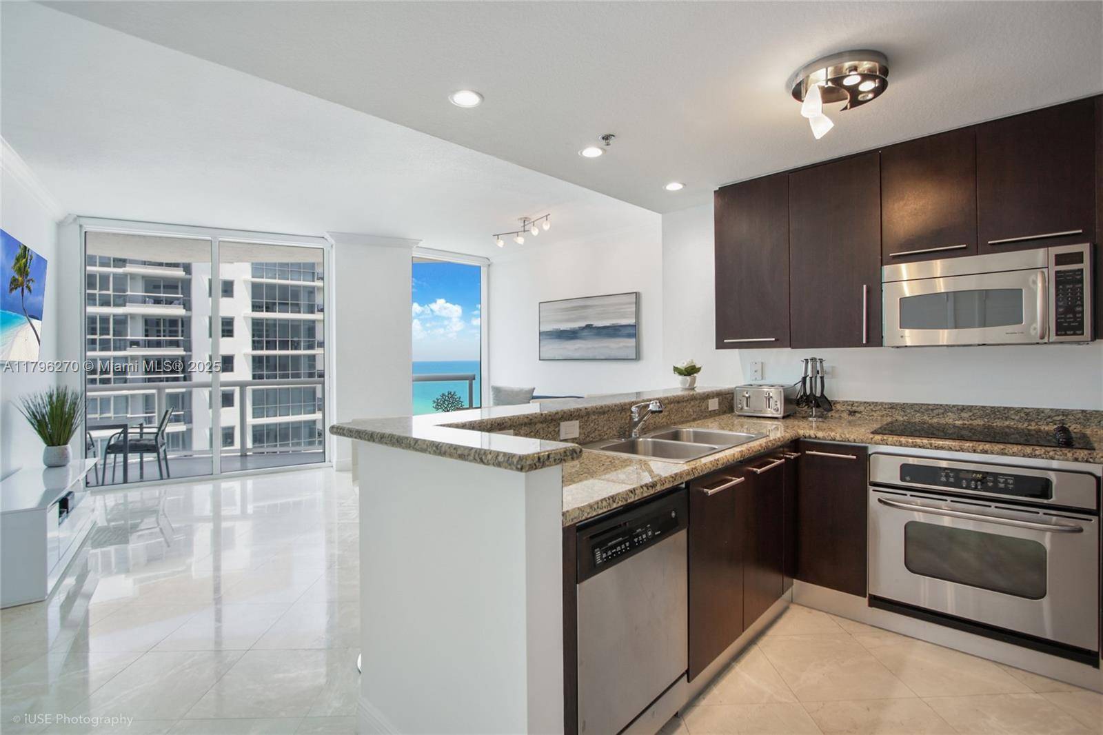 Miami Beach, FL 33141,6515 Collins Ave #1710