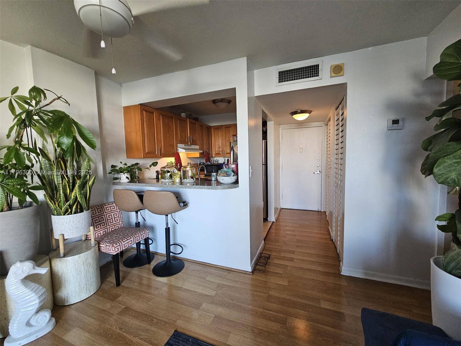Miami Beach, FL 33139,1035 West Ave #406