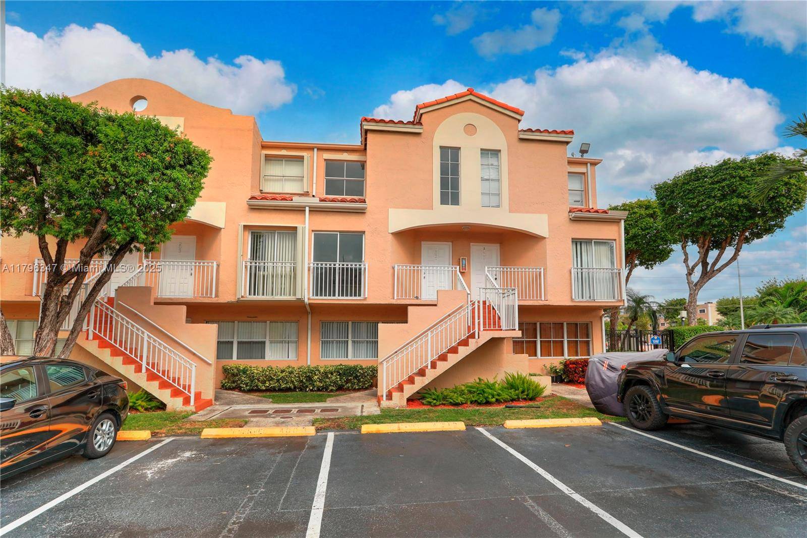 Miami, FL 33126,8665 NW 6th Ln #1-202