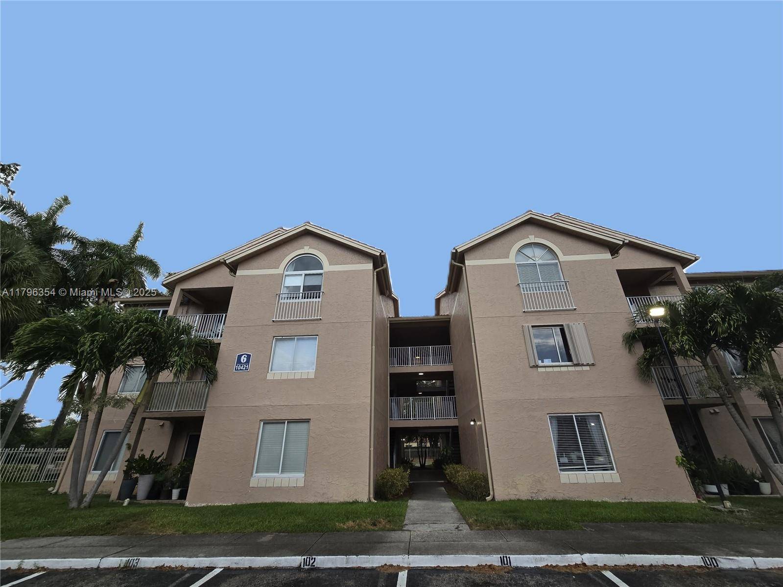 Miami, FL 33196,10421 SW 157th Pl #104