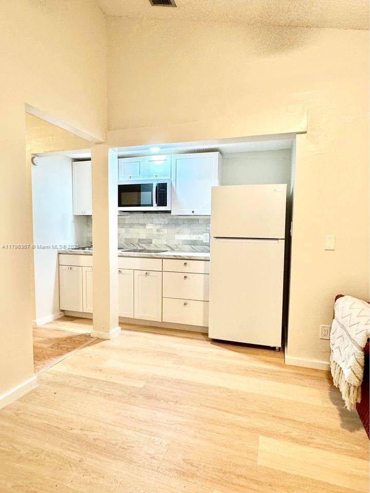 Miramar, FL 33025,2731 Cypress Ave #B