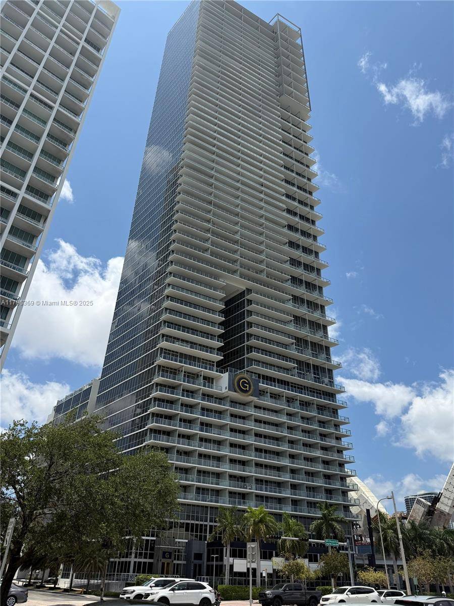 Miami, FL 33132,1100 Biscayne Blvd #1704