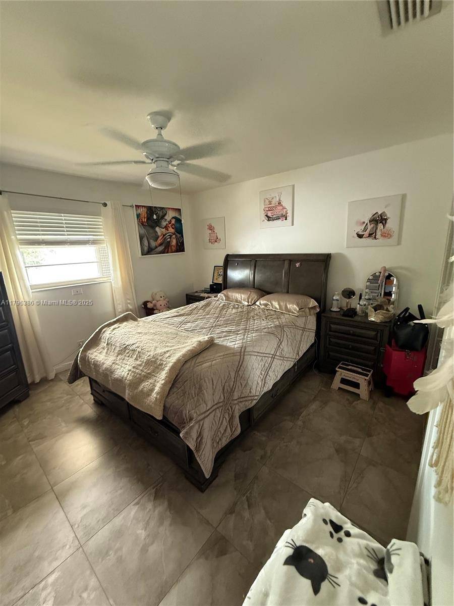 Hollywood, FL 33020,2213 Cleveland St #2213