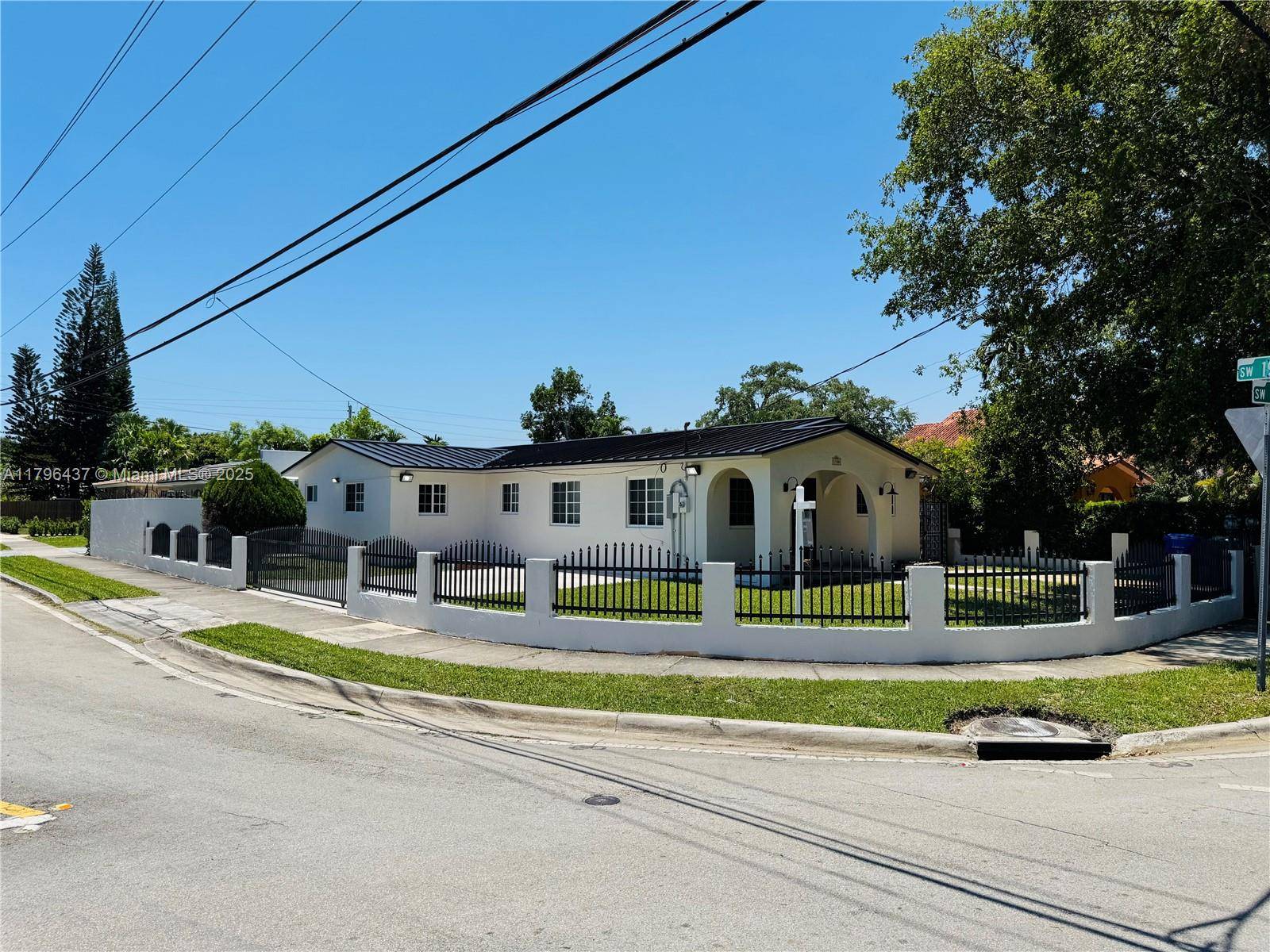 Miami, FL 33145,1900 SW 24th St