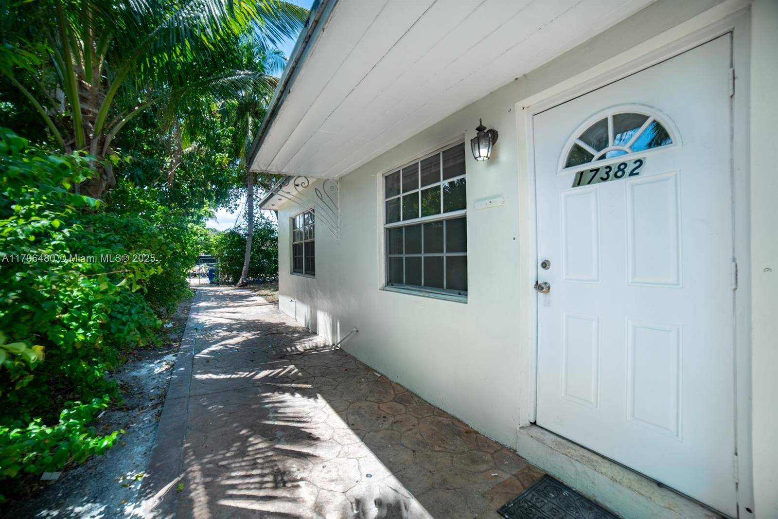 North Miami Beach, FL 33162,17380 NE 4th Pl #17382