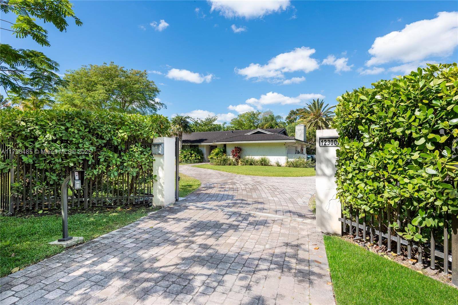 Pinecrest, FL 33156,12300 SW 67th Ave