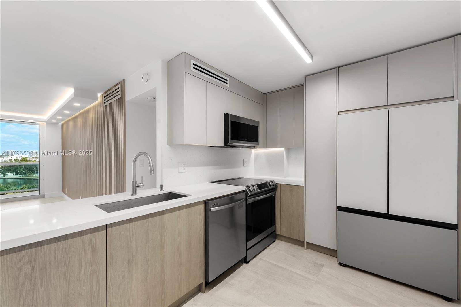Sunny Isles Beach, FL 33160,100 Bayview Dr #604