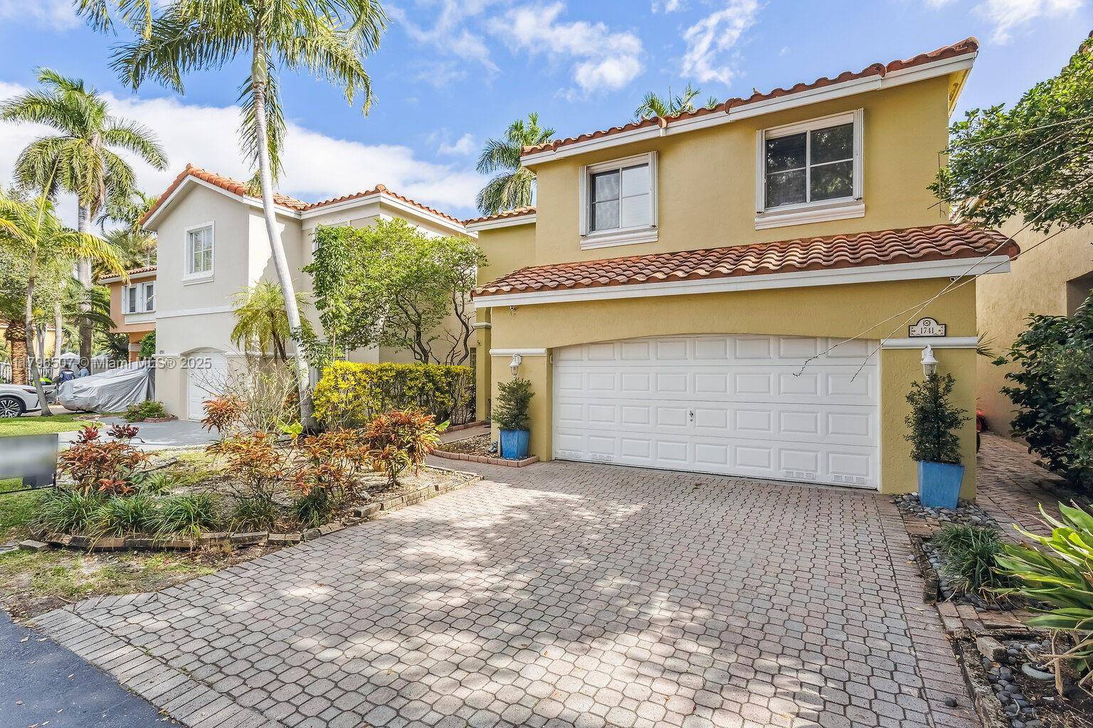 Hollywood, FL 33020,1741 E Trafalgar Cir